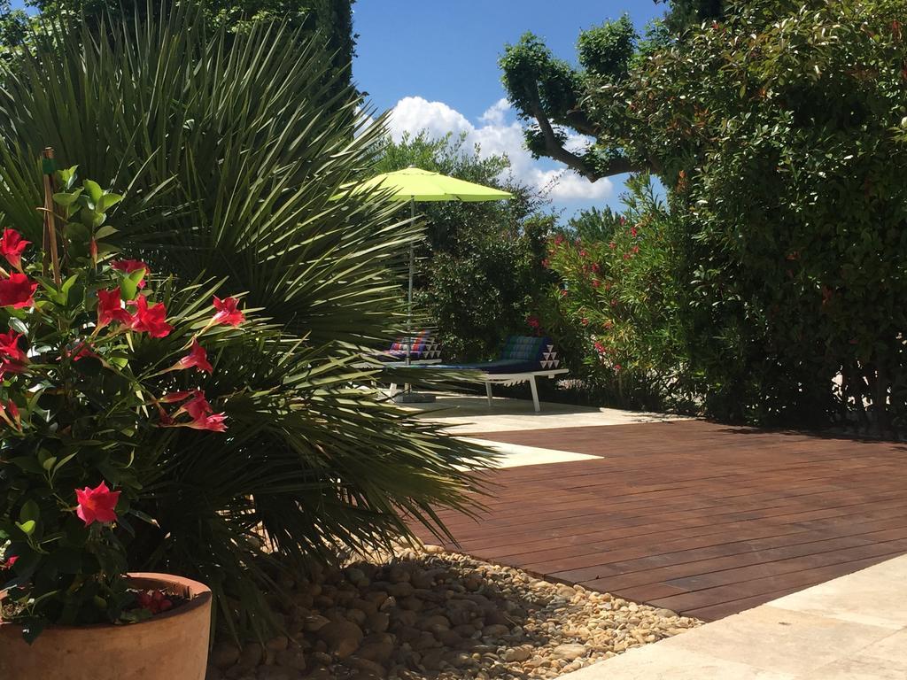 Mas De Mariette Bed and Breakfast Noves Esterno foto